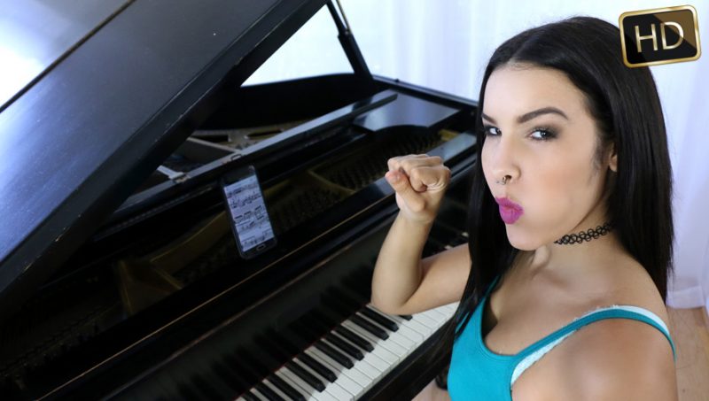 Eden Sinclair - Tune My Pussy Like A Piano. 
